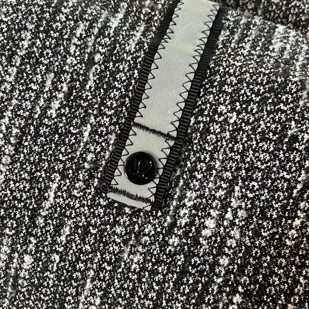 Lululemon Gray Snap Scarf